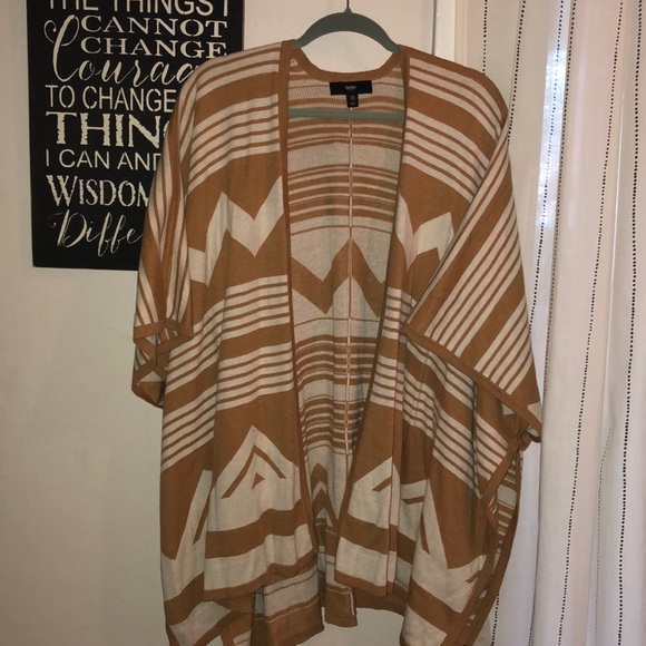 Patterned Kimono - Picture 2 of 7